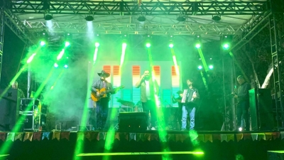 Arraiá anima público com show, apresentações e comidas típicas
