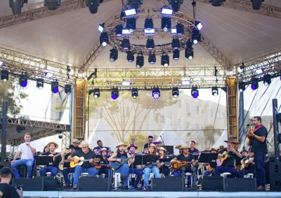 Orquestra de Viola Caipira brilha no Revelando SP e encanta o público