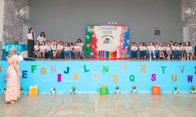 Emei Marcos Aparecido Feitosa realiza formatura de 38 alunos